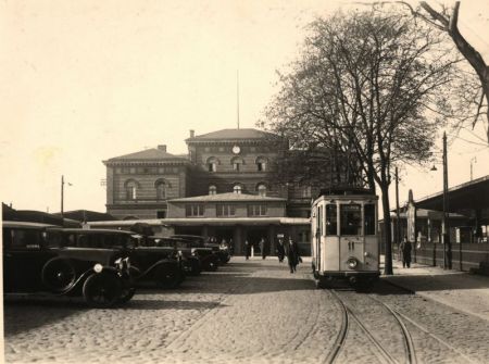 Straßenbahn am Bahnhof 1936 ; Fotograf unbekannt