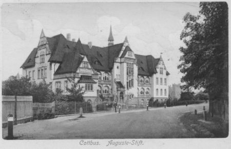 Haus des Auguste-Stift um 1910